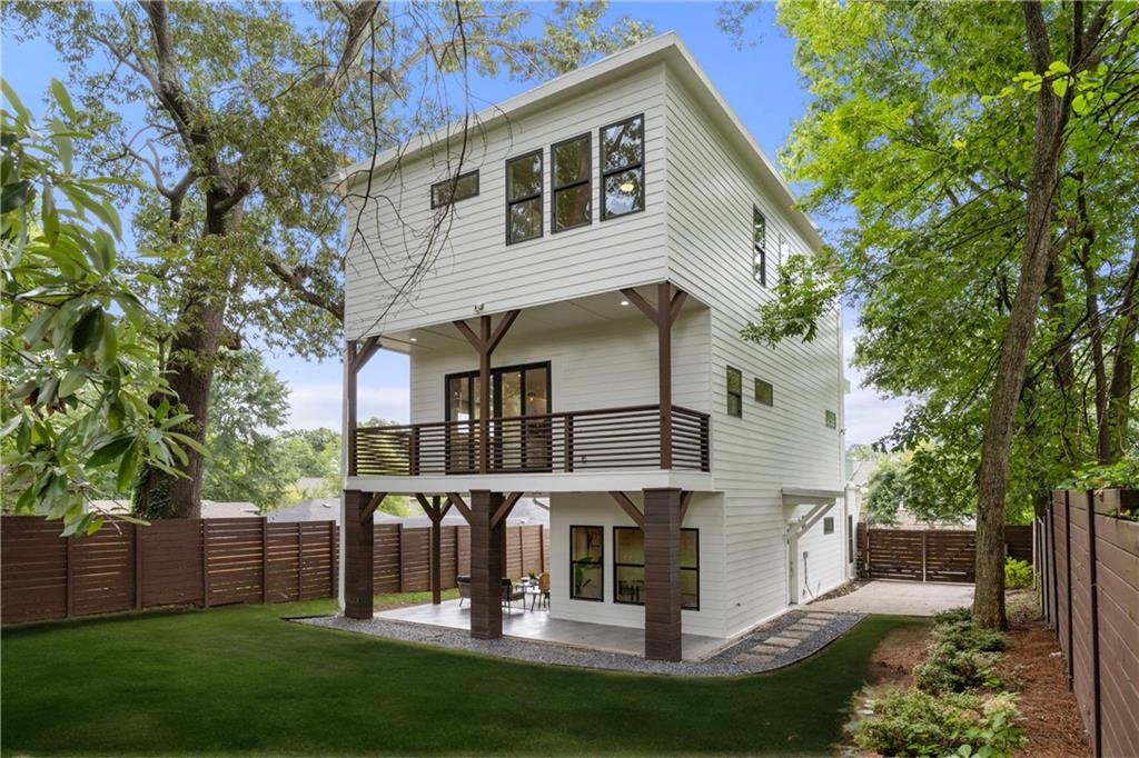 24 Hutchinson Street NE