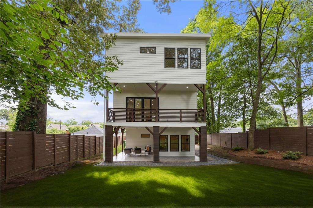 24 Hutchinson Street NE