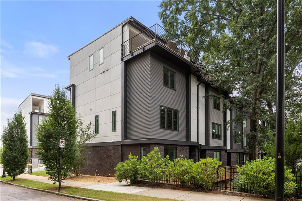 1836 Memorial Drive SE Unit 303