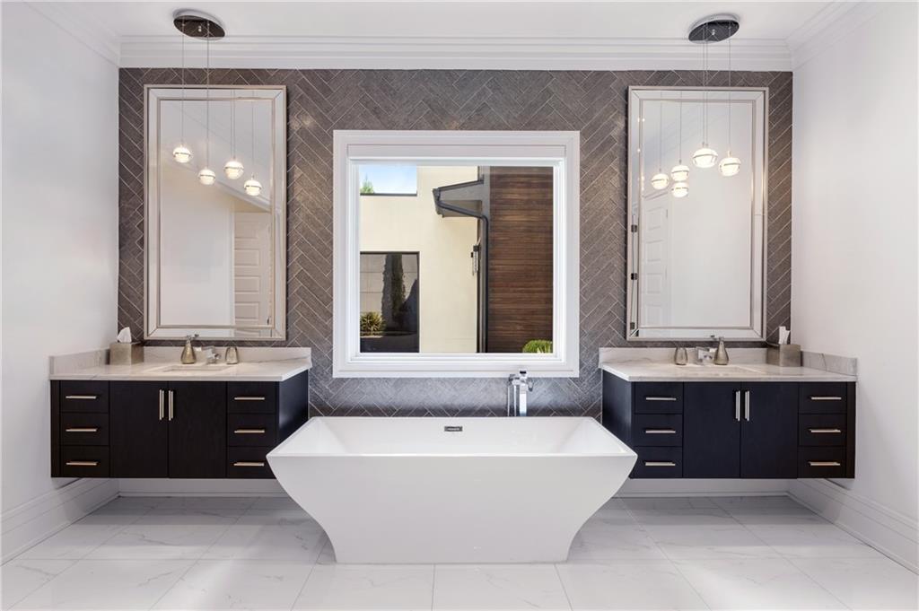 1105 Moores Mill Road NW