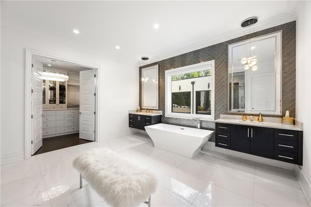 1105 Moores Mill Road NW