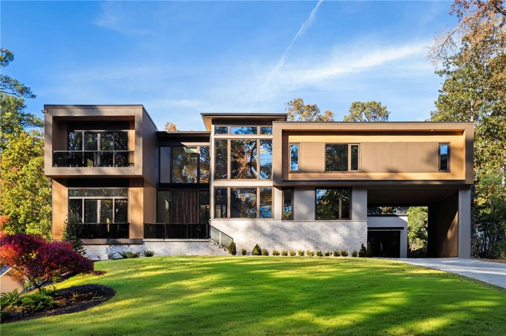 654 Longleaf Drive NE