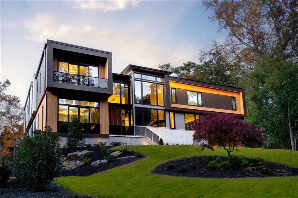 654 Longleaf Drive NE