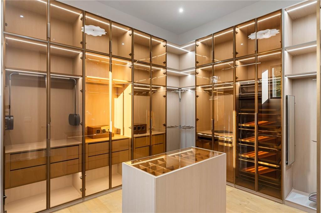 654 Longleaf Drive NE