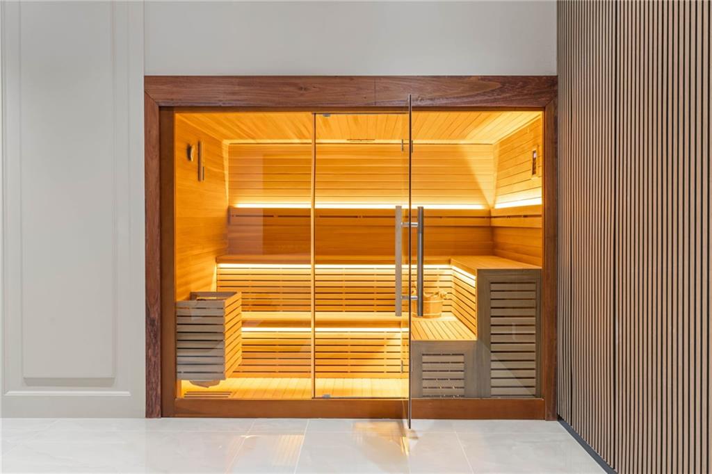 654 Longleaf Drive NE