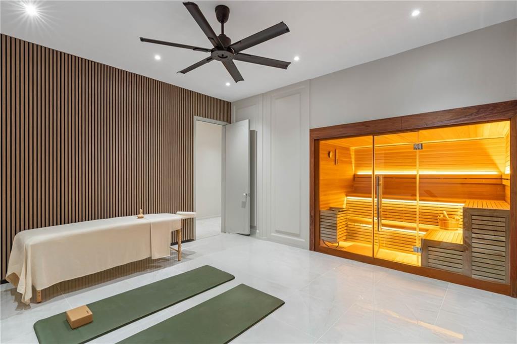 654 Longleaf Drive NE