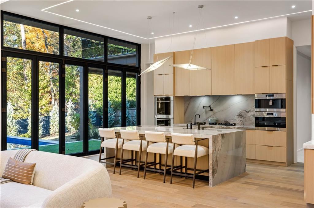 654 Longleaf Drive NE