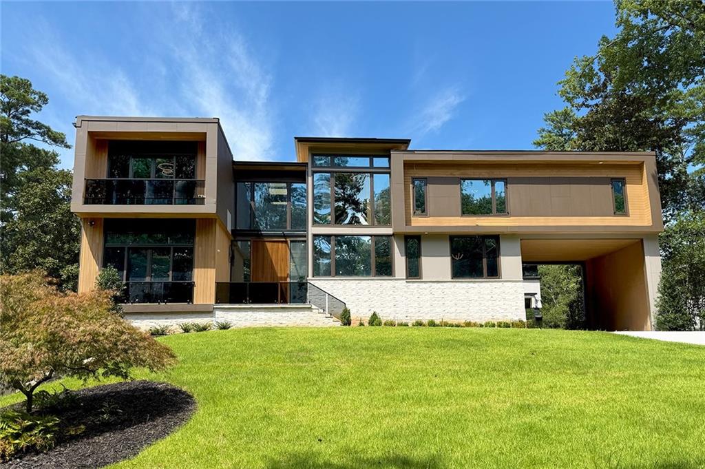 654 Longleaf Drive NE