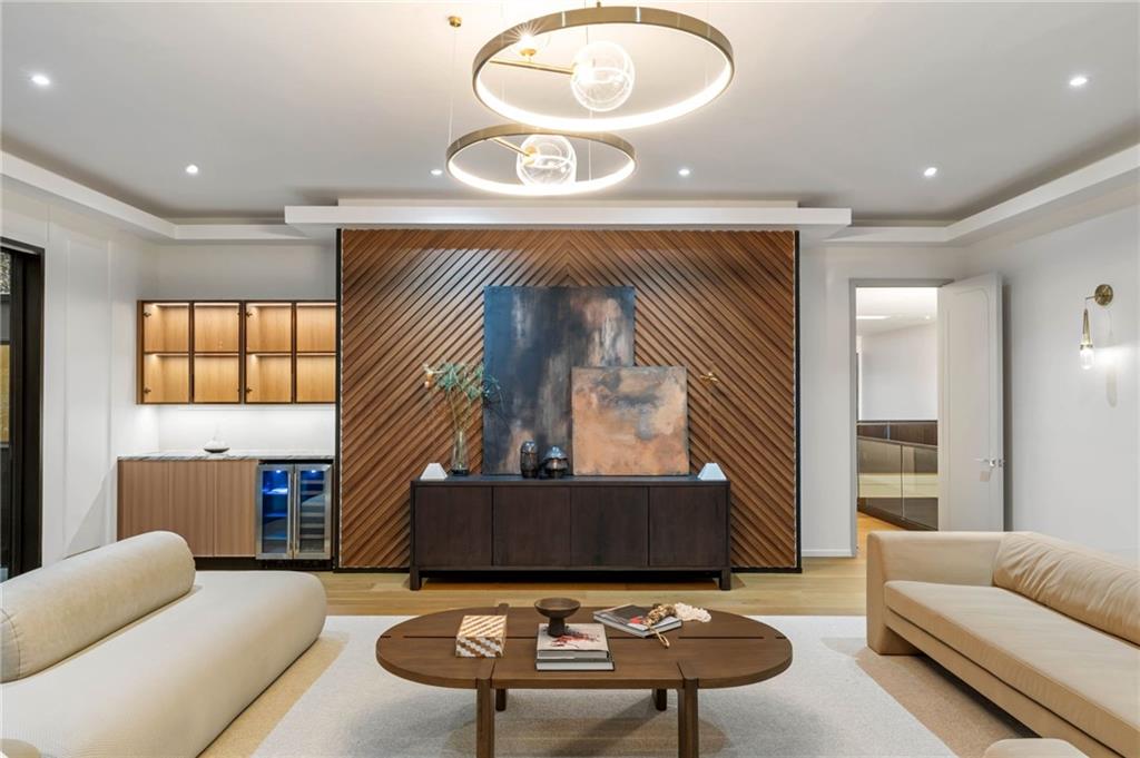 654 Longleaf Drive NE