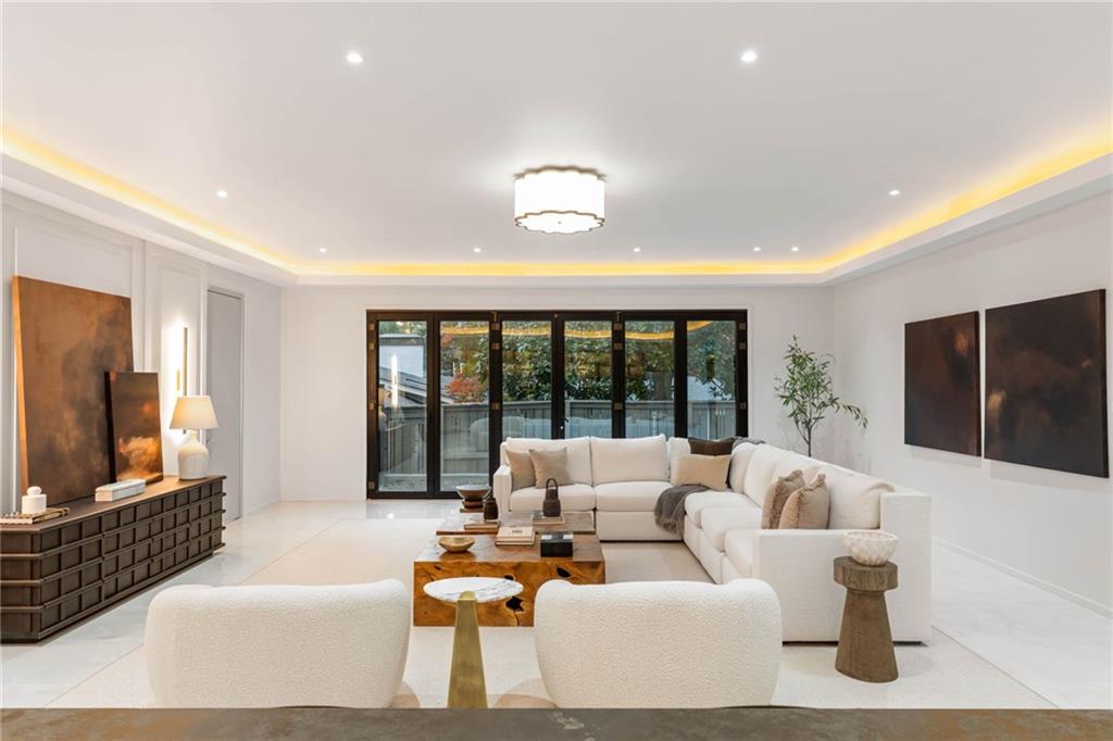 654 Longleaf Drive NE