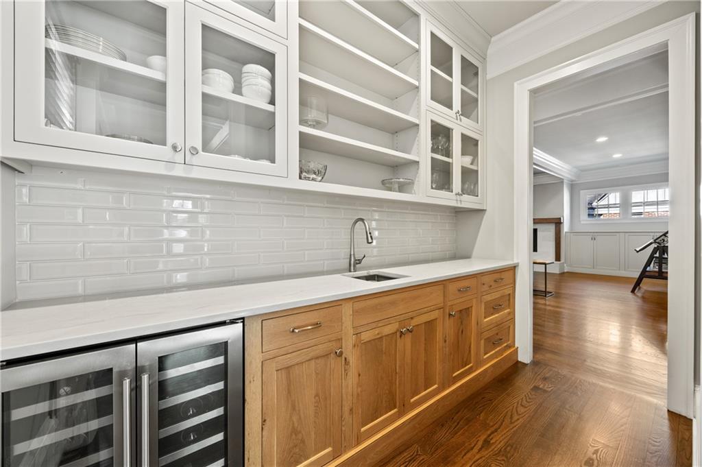 1890 Ridgewood Drive NE