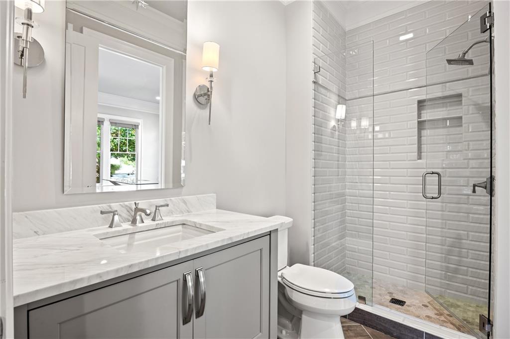 1890 Ridgewood Drive NE