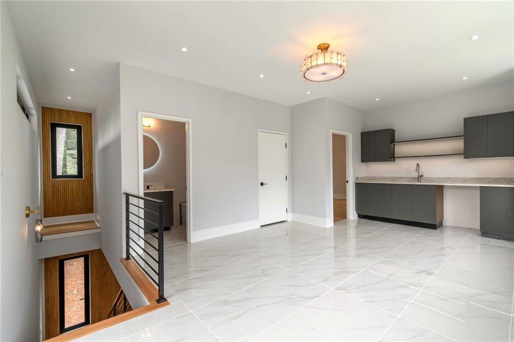 1653 Wayland Circle NE