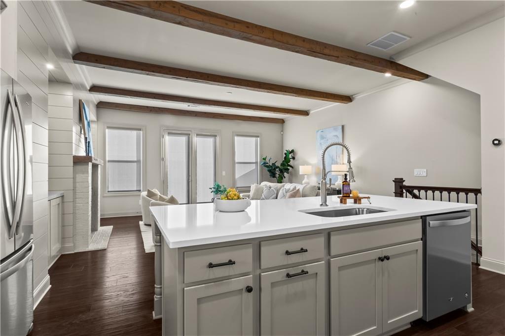 1892 Skyfall Circle NE