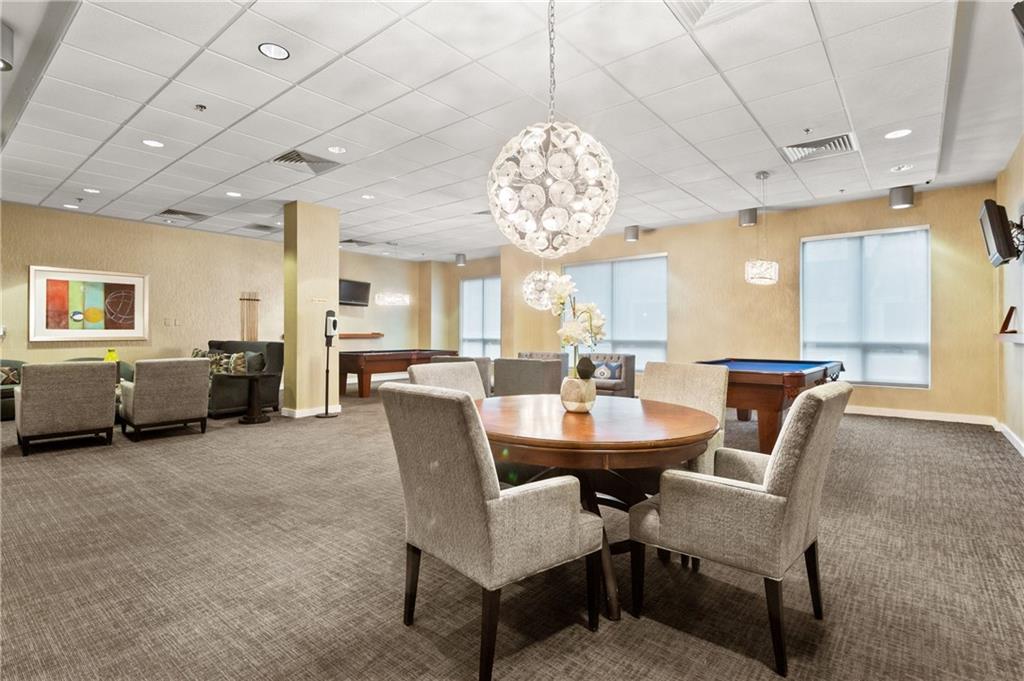 722 Cosmopolitan Drive NE