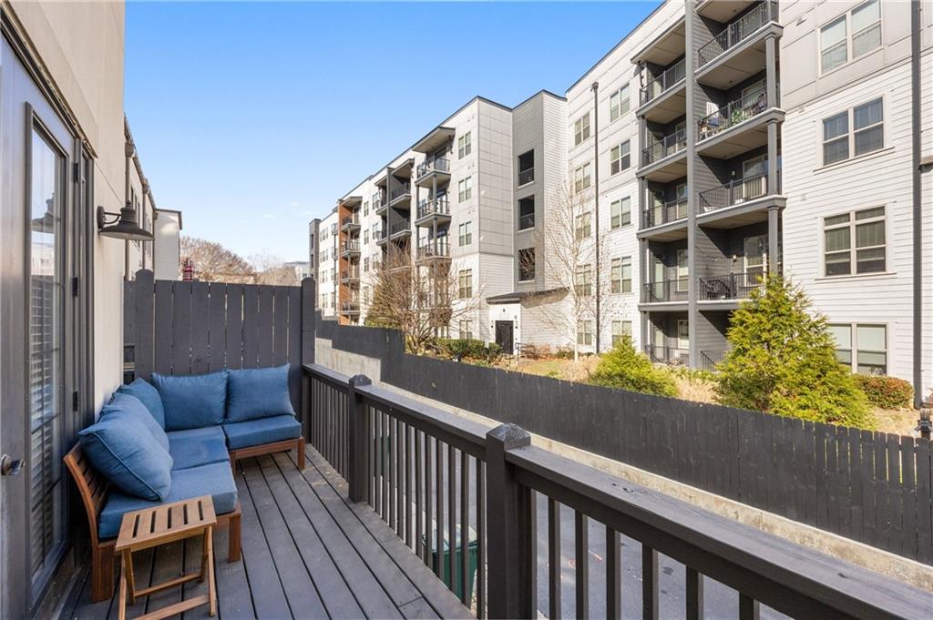 722 Cosmopolitan Drive NE