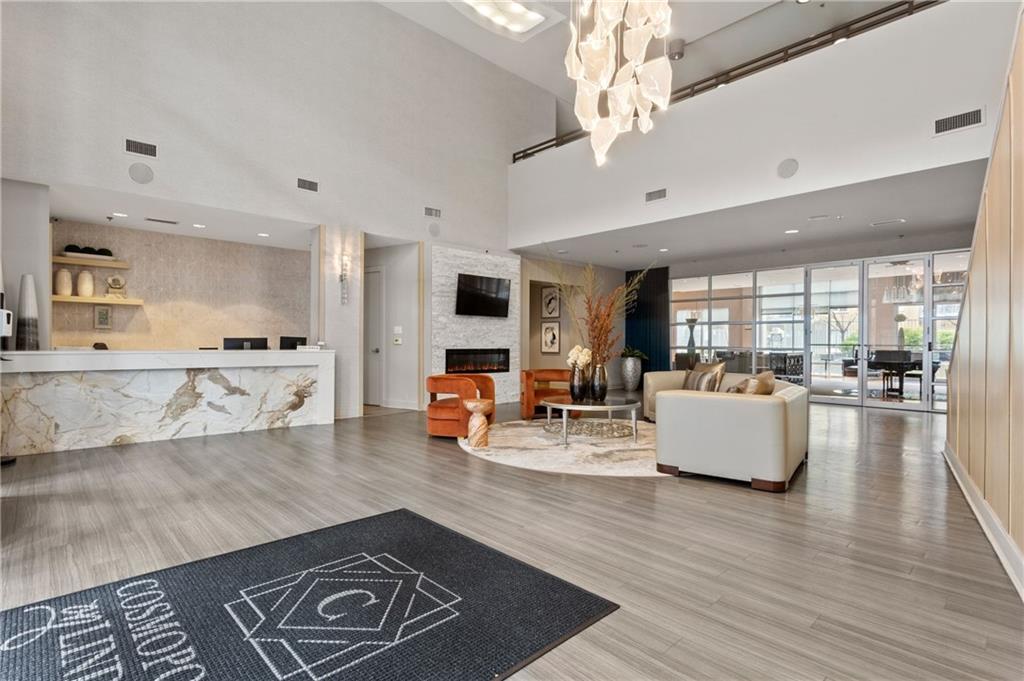 722 Cosmopolitan Drive NE