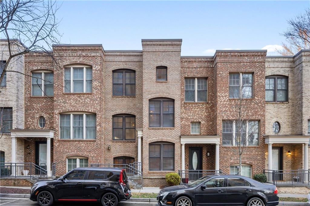 722 Cosmopolitan Drive NE