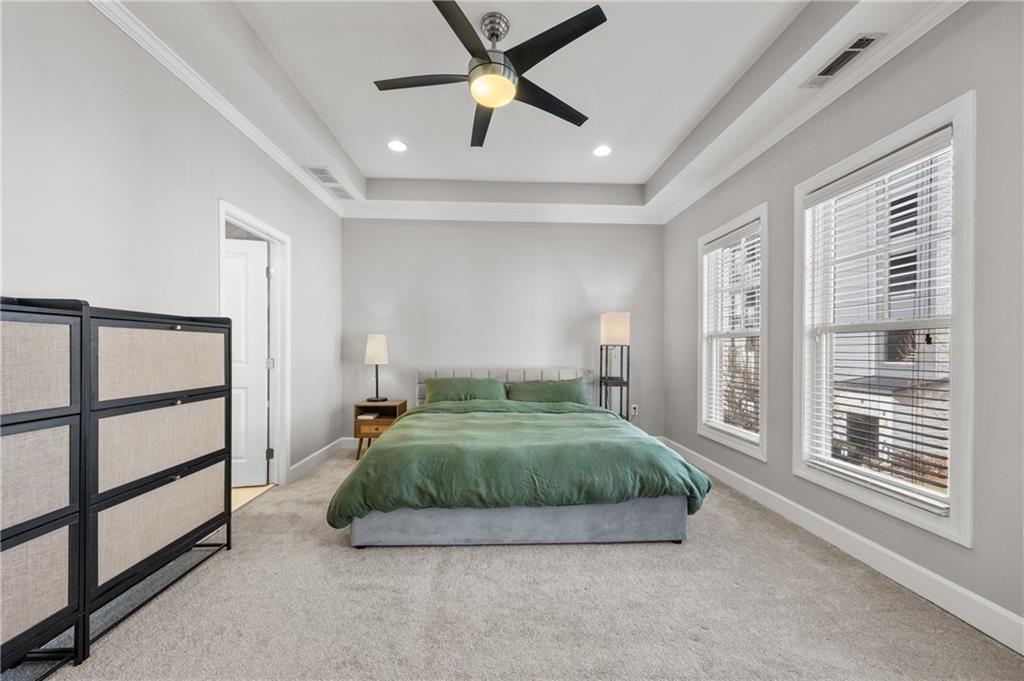 722 Cosmopolitan Drive NE