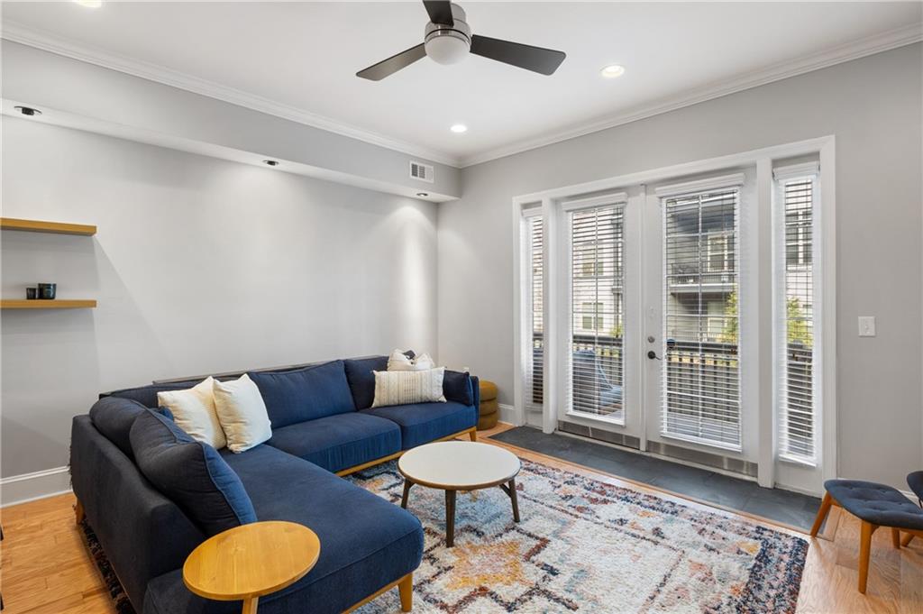 722 Cosmopolitan Drive NE