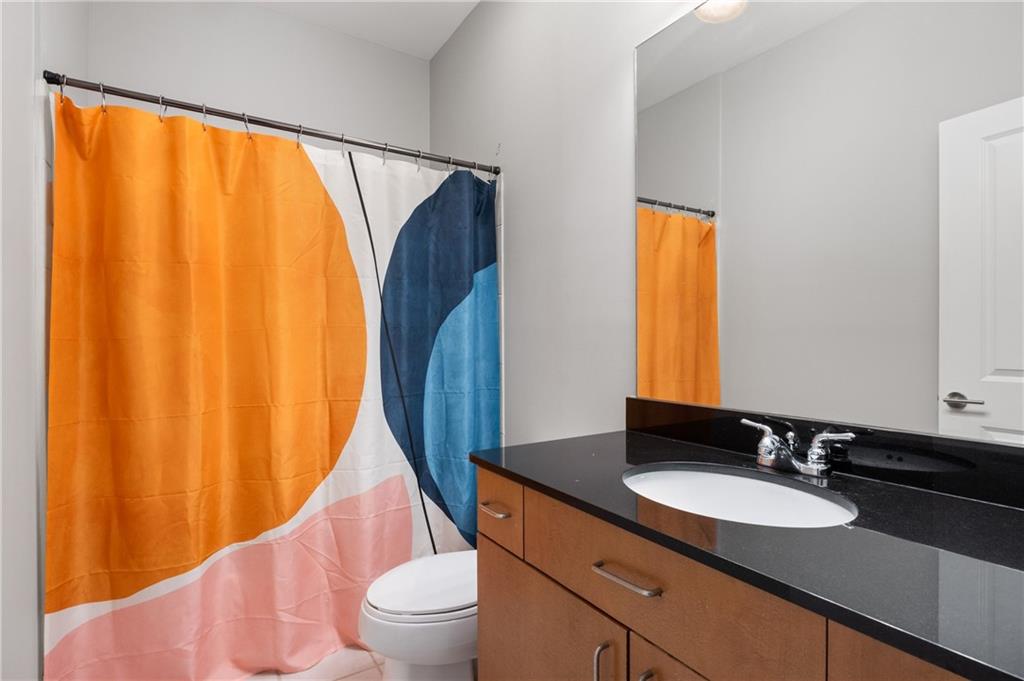 722 Cosmopolitan Drive NE