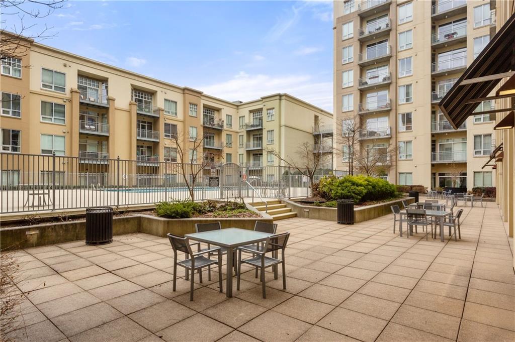 722 Cosmopolitan Drive NE