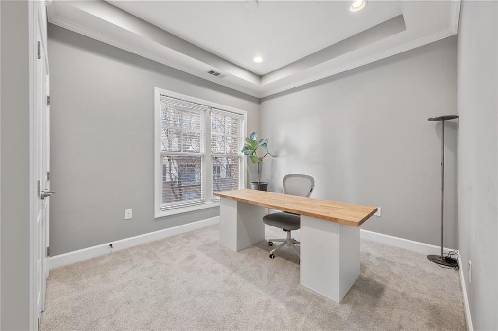 722 Cosmopolitan Drive NE