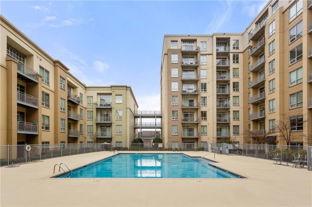 722 Cosmopolitan Drive NE