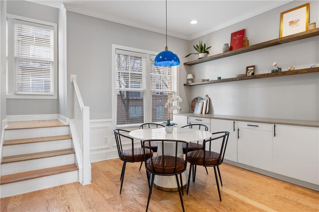 722 Cosmopolitan Drive NE