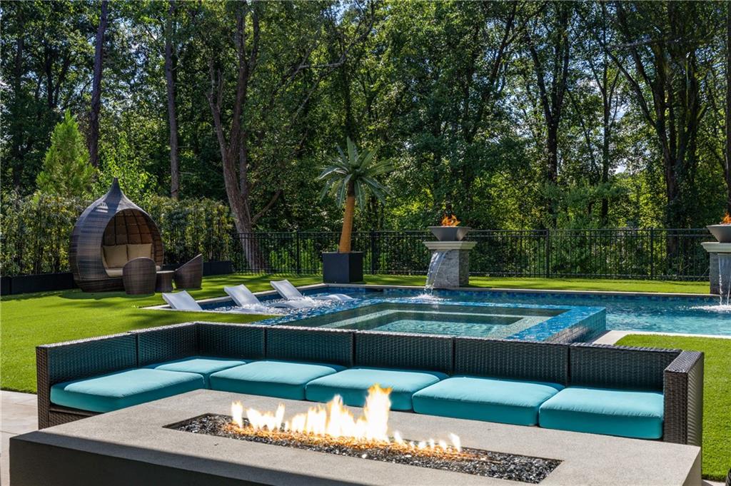 1105 Moores Mill Road NW