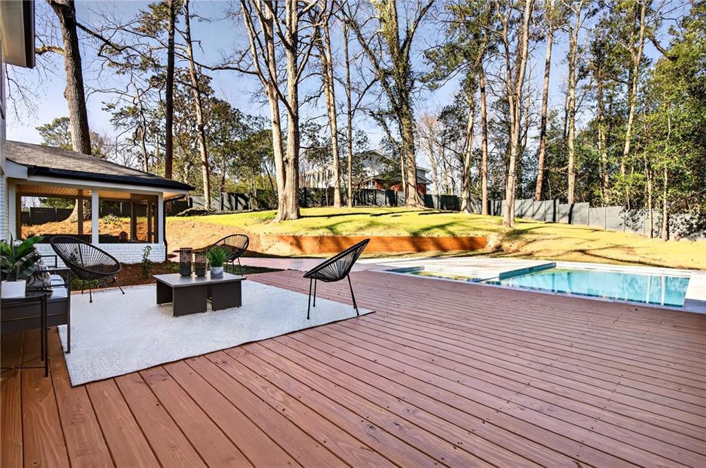 2603 Kings Lake Court NE