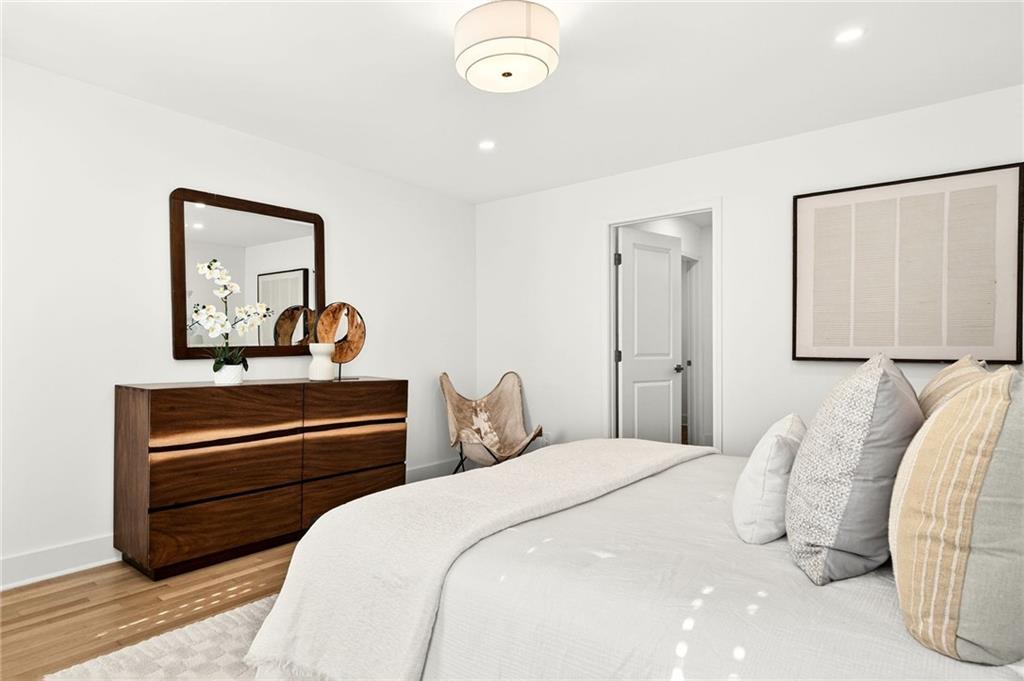 2603 Kings Lake Court NE