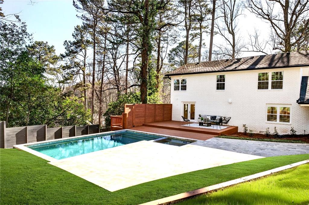 2603 Kings Lake Court NE