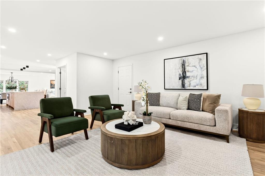 2603 Kings Lake Court NE