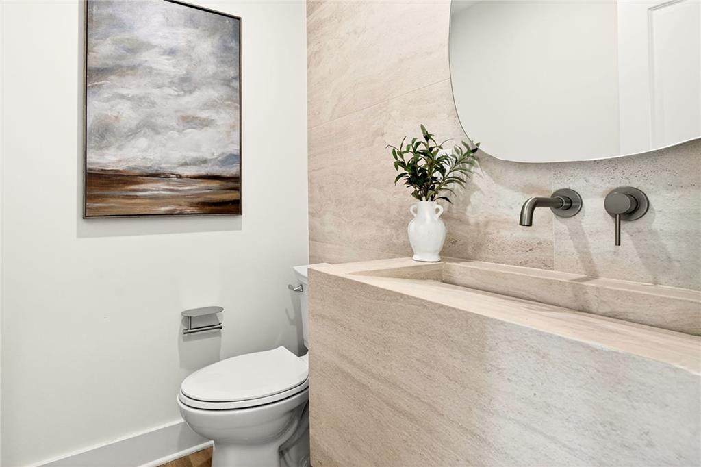 2603 Kings Lake Court NE