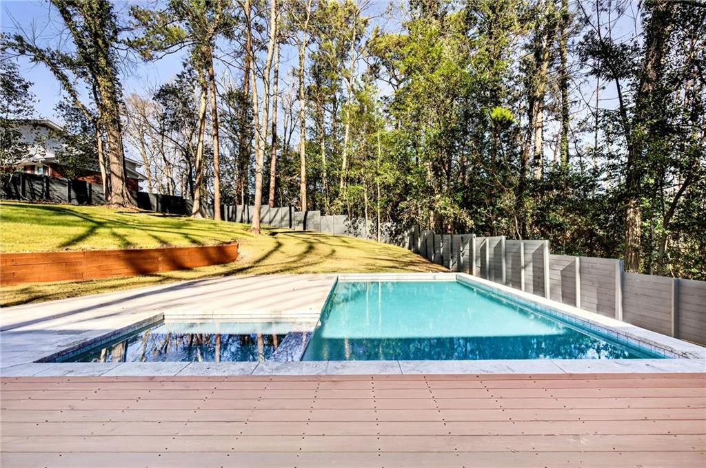 2603 Kings Lake Court NE