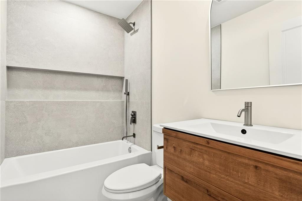 2603 Kings Lake Court NE