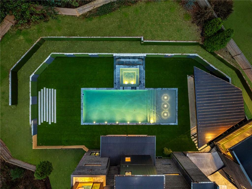 345 Pinecrest Road NE