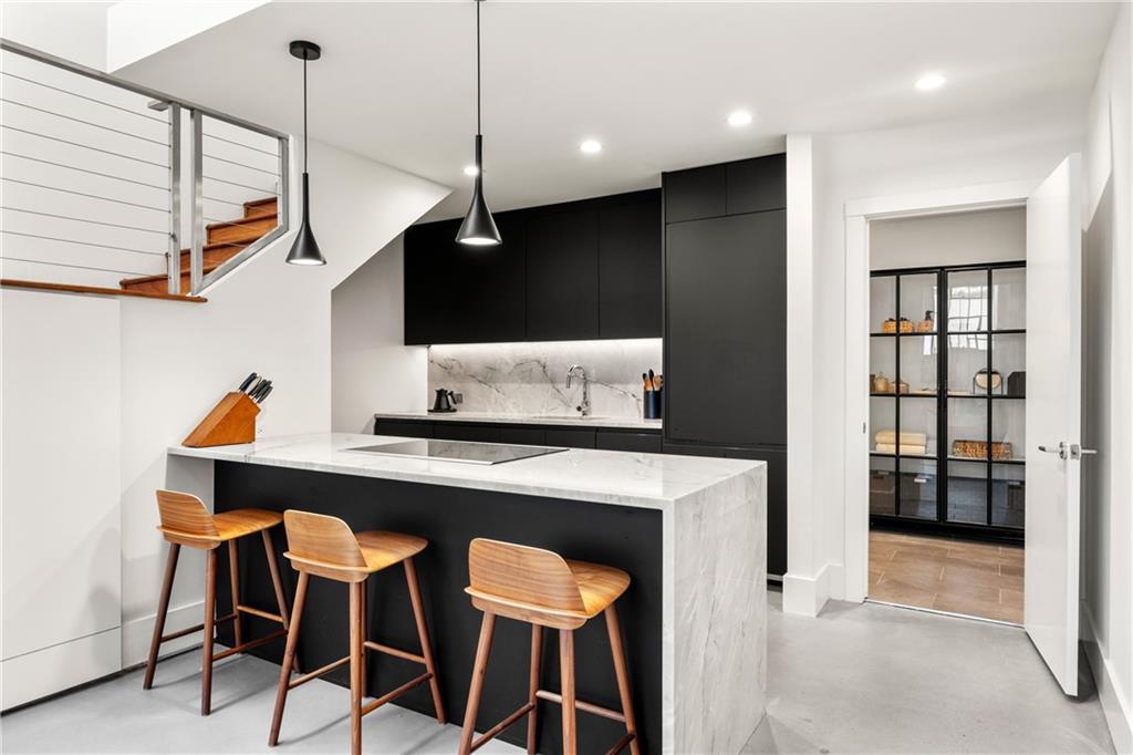 650 Glen Iris Drive NE Unit 7