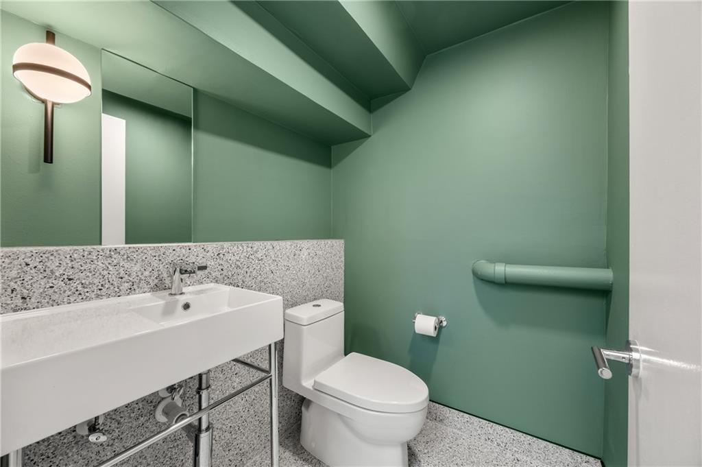 650 Glen Iris Drive NE Unit 7