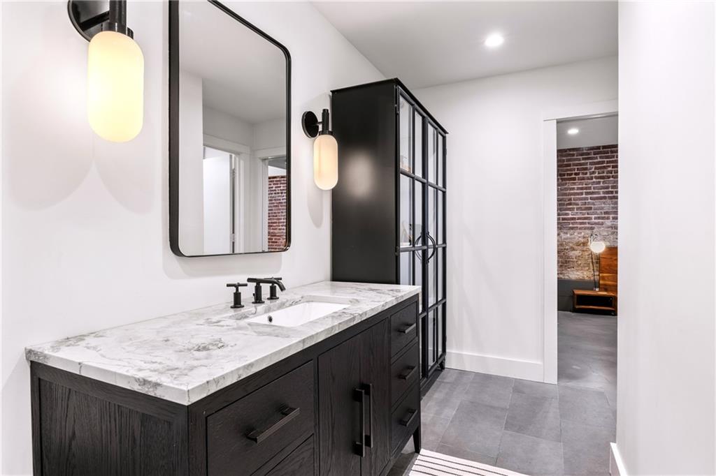 650 Glen Iris Drive NE Unit 7