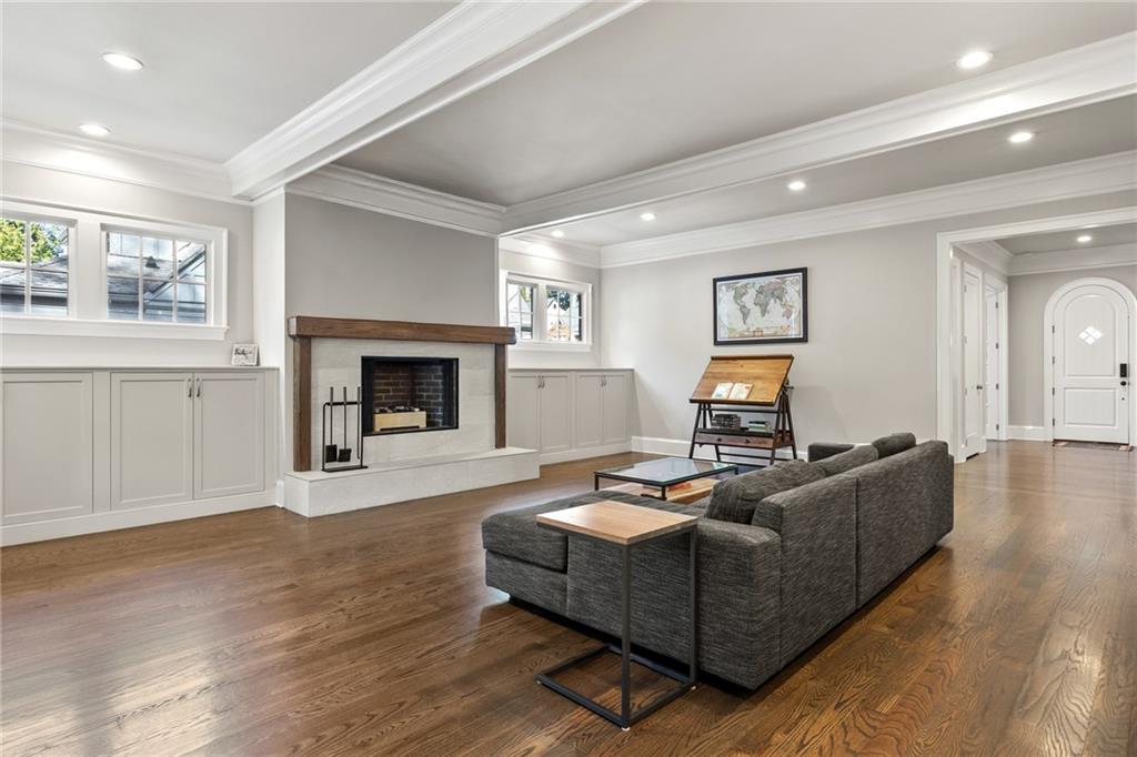 1890 Ridgewood Drive NE