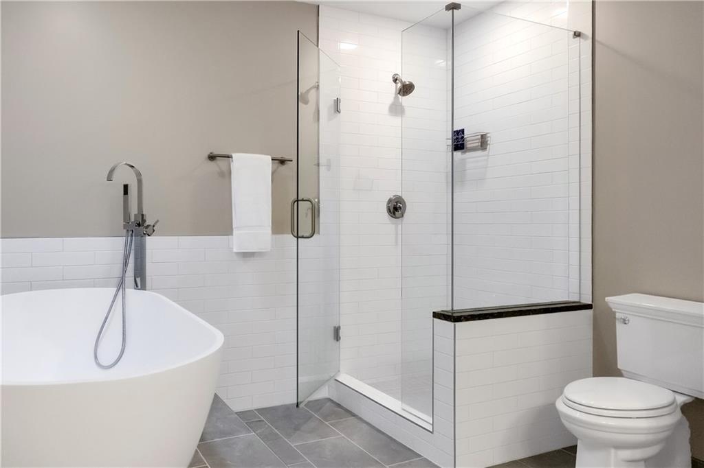 1080 Peachtree Street NE Unit 2702