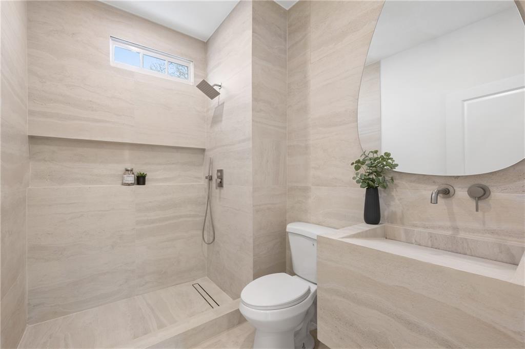 873 Monroe Circle NE