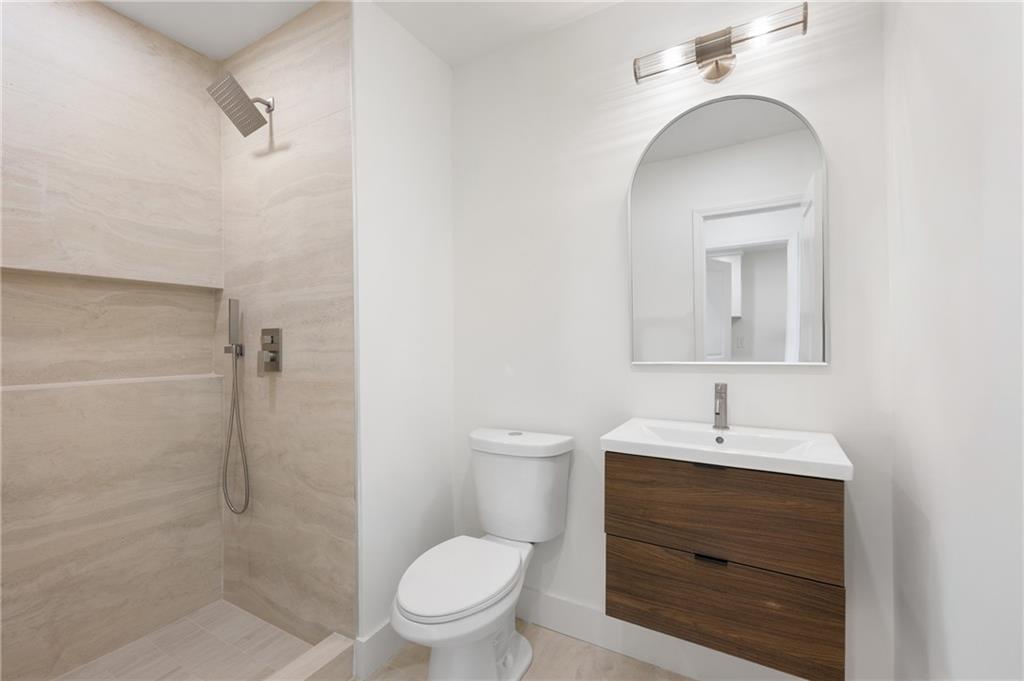 873 Monroe Circle NE