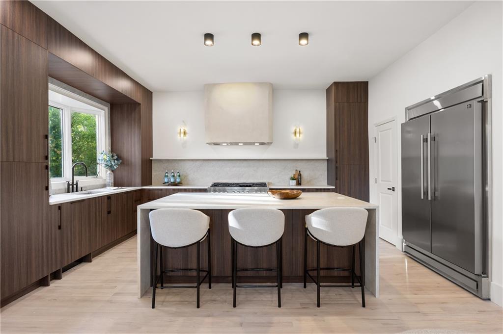 873 Monroe Circle NE