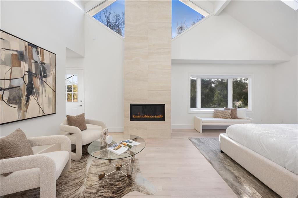 873 Monroe Circle NE