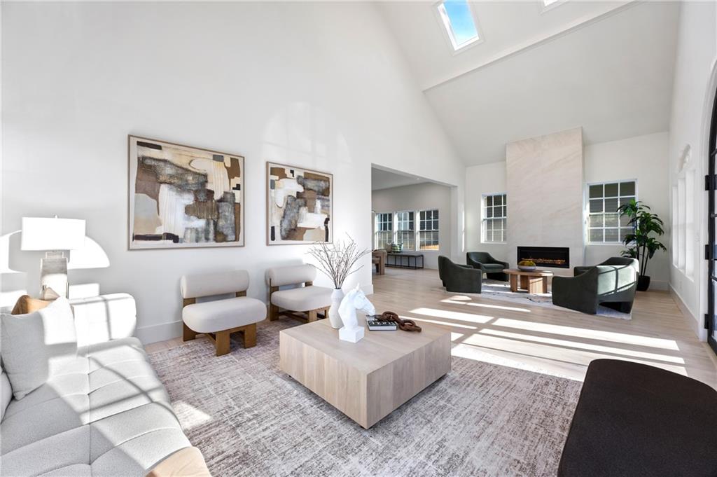 873 Monroe Circle NE