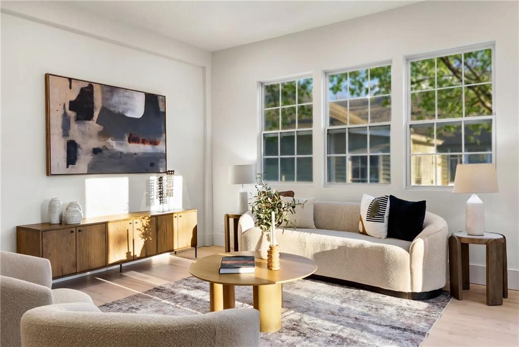 873 Monroe Circle NE