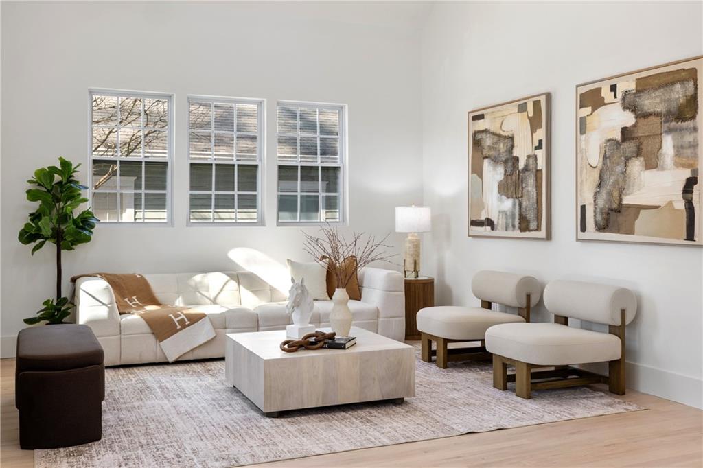 873 Monroe Circle NE